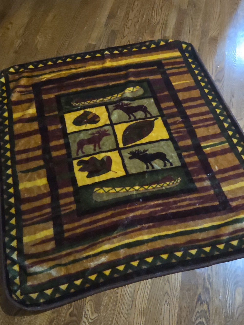 Cozy Woodland Accent Throw Blanket in Brown and Yellow